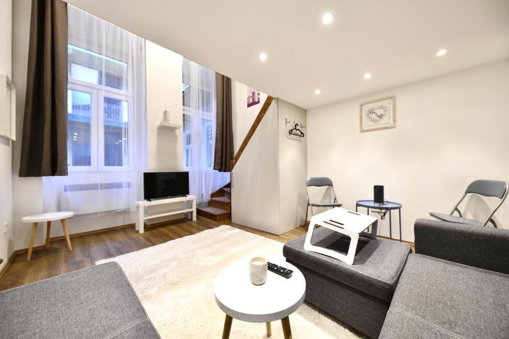 Cute Gallery Apartment Close To The Basilica, Queen Budapest Exterior photo
